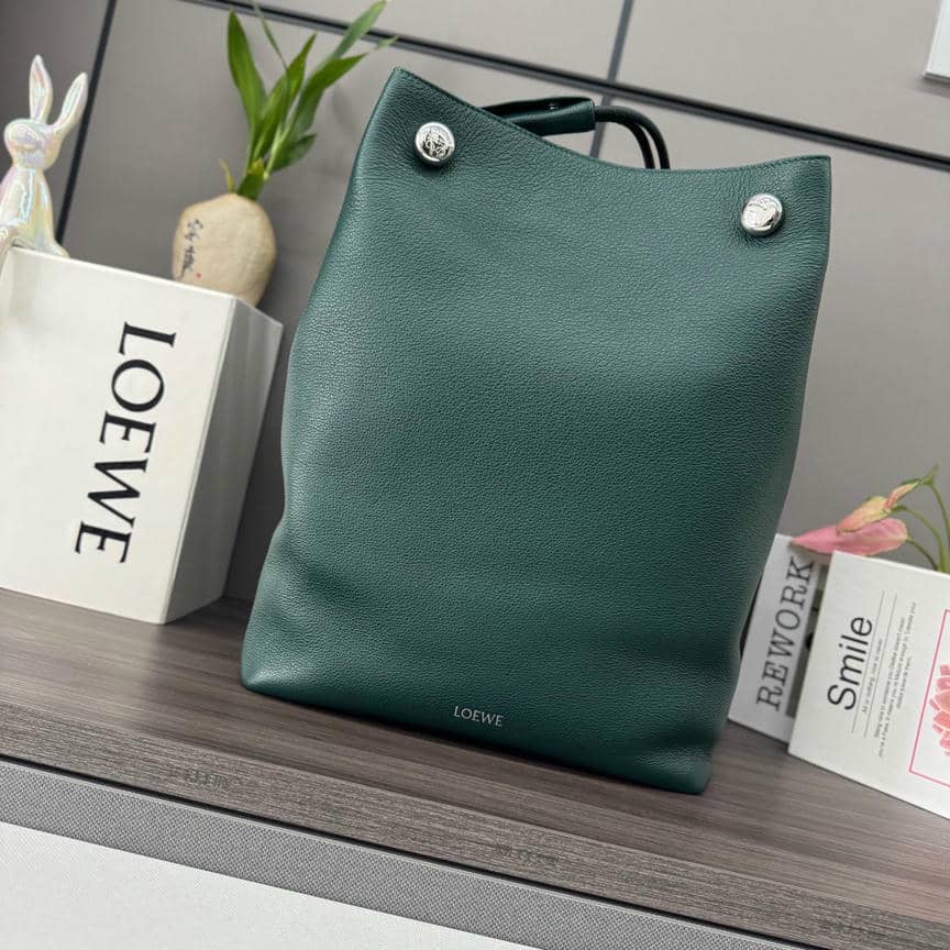 0005-Man Pebble Hobo